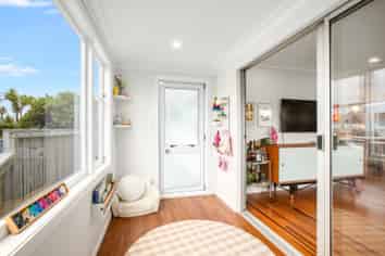 23 Cara Crescent, Paparangi