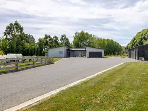 299 Reid Line East, Colyton