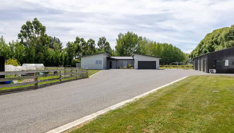 299 Reid Line East, Colyton