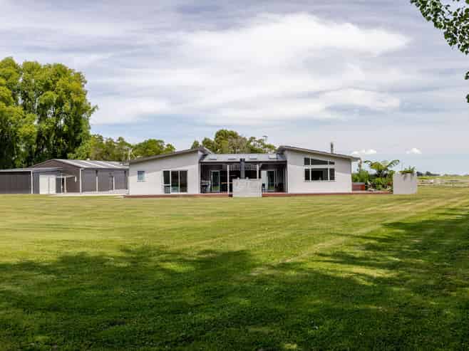 299 Reid Line East, Colyton