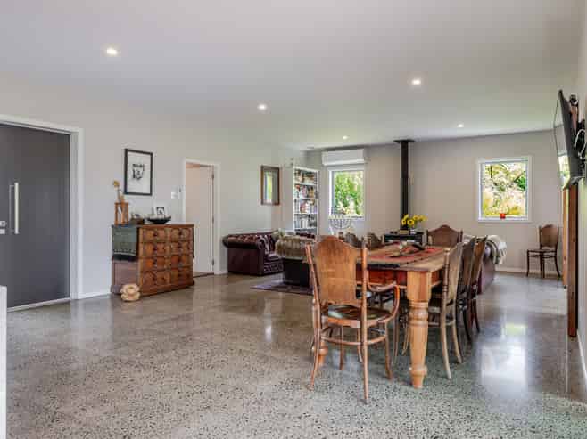 299 Reid Line East, Colyton