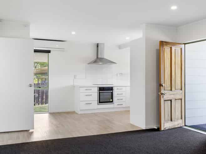 15 Kiddle Drive, Hilltop