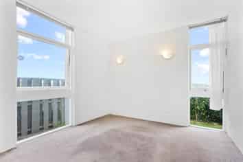 2/24A Landscape Road, Mount Eden