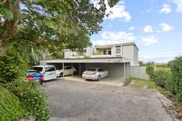 2/24A Landscape Road, Mount Eden