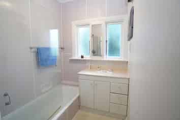 34 City Road, Roslyn