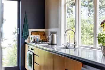 2A Severn Street, Island Bay