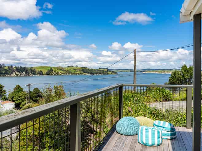 14 Cliff Street, Pahi