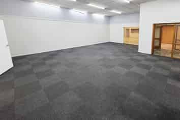 356M² ROAD FRONTAGE INDUSTRIAL
