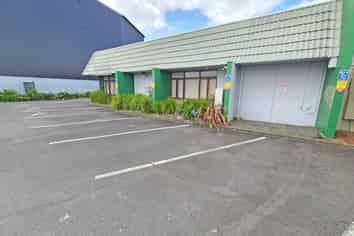 356M² ROAD FRONTAGE INDUSTRIAL
