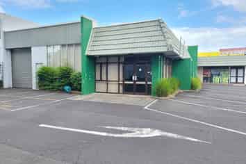 356M² ROAD FRONTAGE INDUSTRIAL
