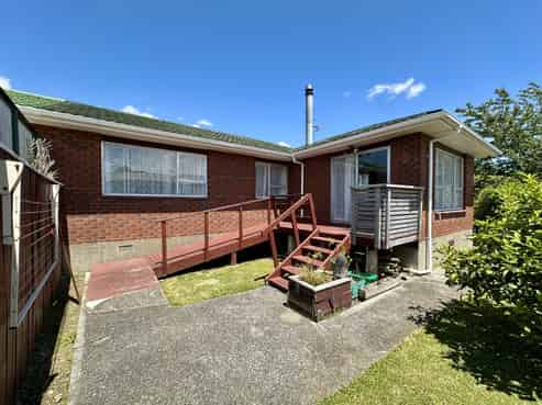 20A Roband Crescent, Brown Owl