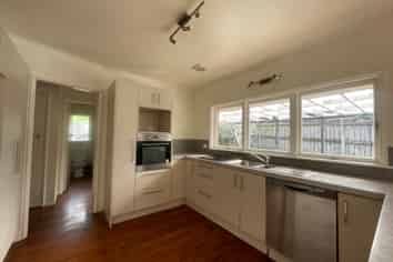 14 Brough Road, Manurewa