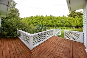 401 Herbertville Road, Herbertville