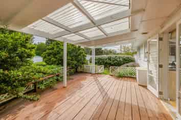 401 Herbertville Road, Herbertville