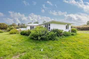 401 Herbertville Road, Herbertville