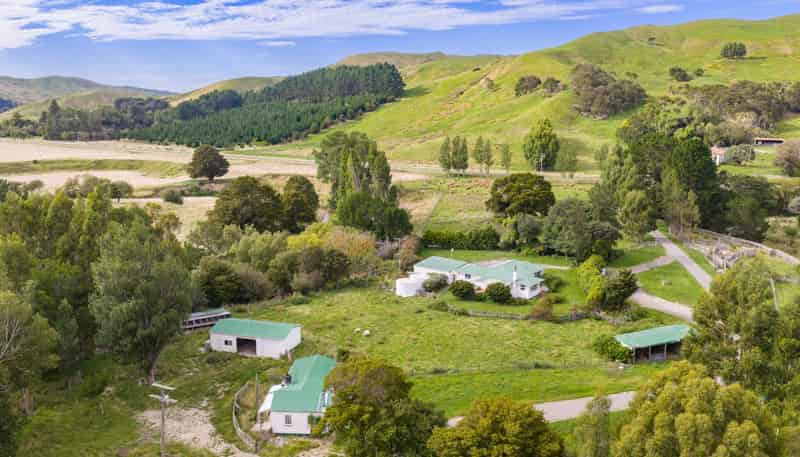 401 Herbertville Road, Herbertville