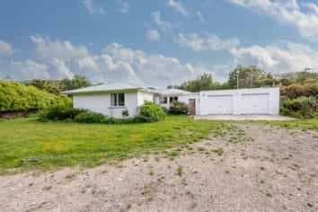 401 Herbertville Road, Herbertville