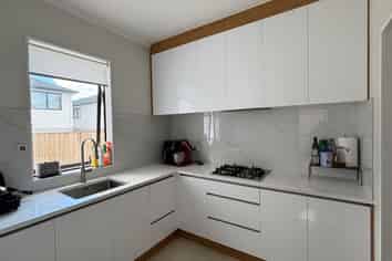 8 Knockanara Drive, Flat Bush