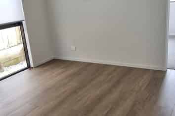 8 Knockanara Drive, Flat Bush