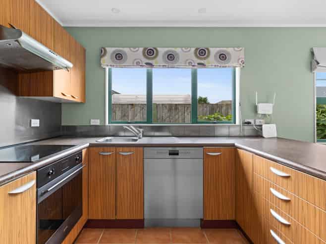 199 Frimley Oaks, Frimley