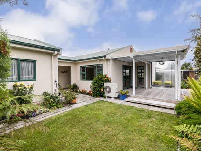 199 Frimley Oaks, Frimley