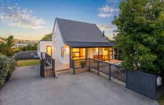 37 Amorino Drive, Red Beach