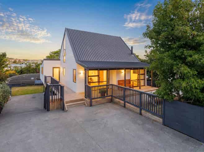 37 Amorino Drive, Red Beach