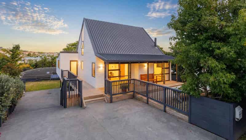 37 Amorino Drive, Red Beach