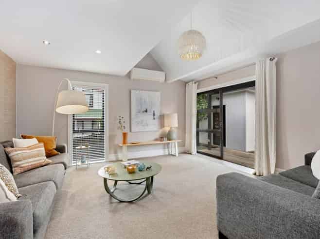 37 Amorino Drive, Red Beach