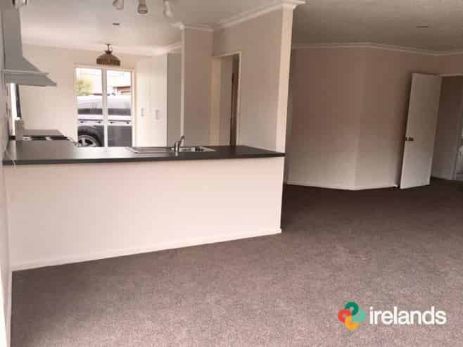 Room 3/6 Mermaid Place, Southshore