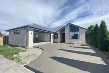 3b Delamare Way, Rolleston