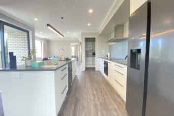 3b Delamare Way, Rolleston