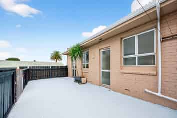 Vacant Mixed-Use investment with immediate upside