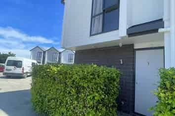 5/12-14 Frostbite, Ranui