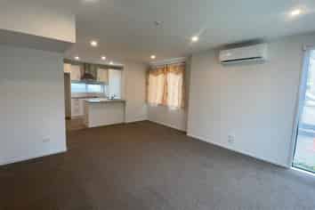 5/12-14 Frostbite, Ranui