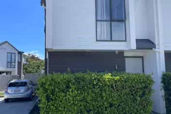 5/12-14 Frostbite, Ranui