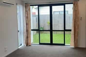 5/12-14 Frostbite, Ranui