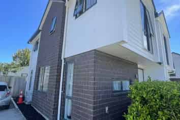 5/12-14 Frostbite, Ranui