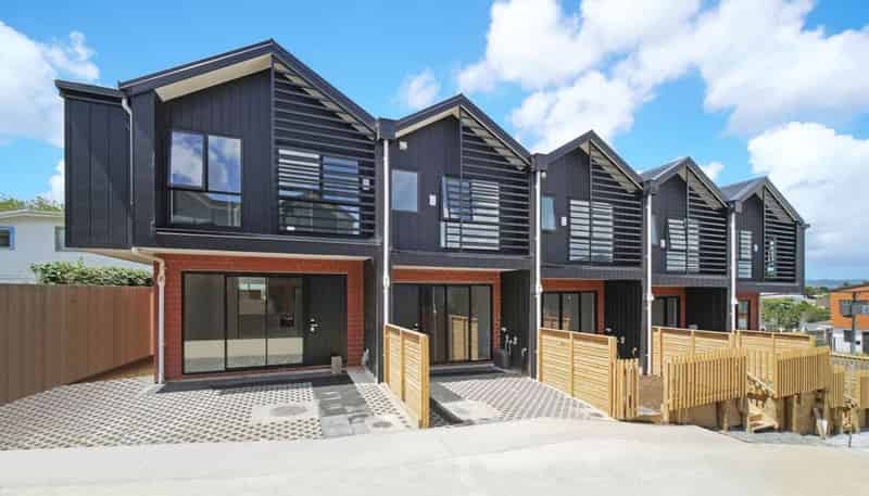 8/233 Great North Road, Henderson