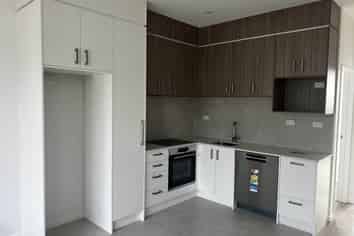 8/233 Great North Road, Henderson