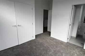 8/233 Great North Road, Henderson