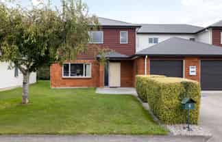 9 Rene Way, Huntington