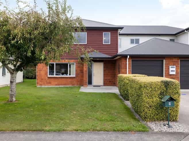 9 Rene Way, Huntington