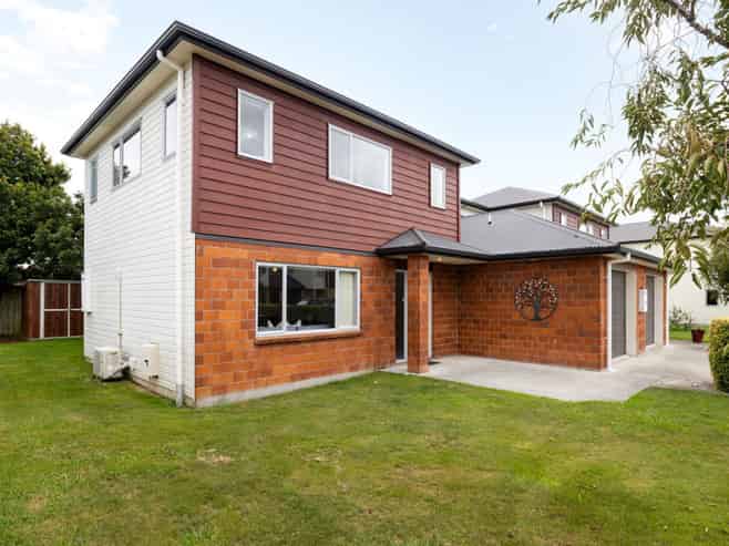 9 Rene Way, Huntington