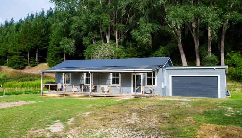 1733 Waingake Road, Waingake