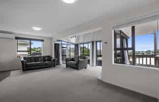 28 Elizabeth Drive, West Harbour