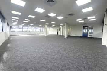 Epsom Premium Top Floor Office - 325sqm