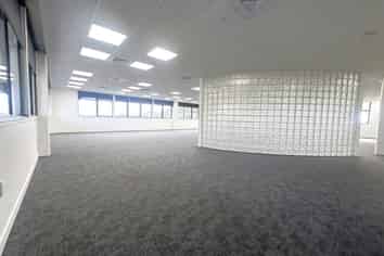 Epsom Premium Top Floor Office - 325sqm