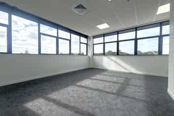 Epsom Premium Top Floor Office - 325sqm