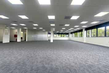 Epsom Premium Top Floor Office - 325sqm